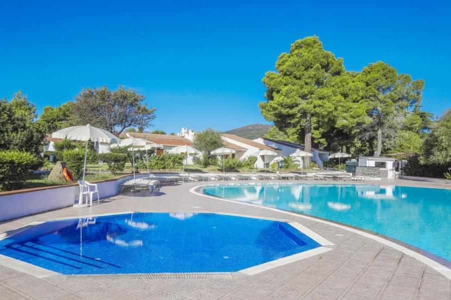 Agrustos Nicolaus Club Li Cucutti酒店 外观 照片